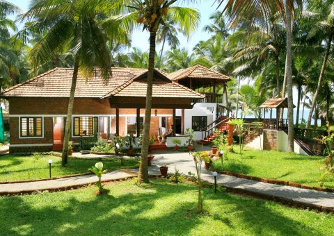  Kadaltheeram Ayurveda Beach Resort Kerala // ayurveda.reisen